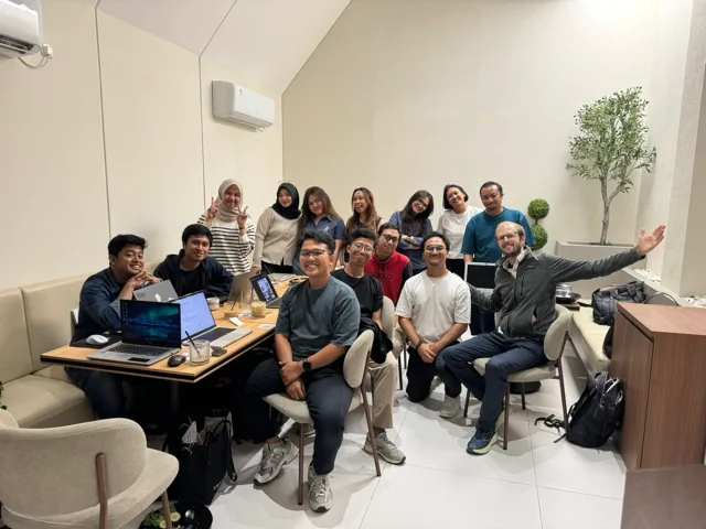 Surabaya Remote Club members at a work-from-cafe meetup