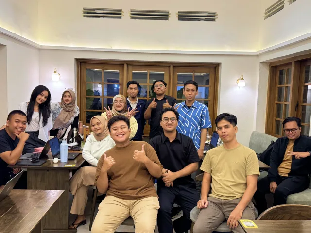 Surabaya Remote Club members at a work-from-cafe meetup